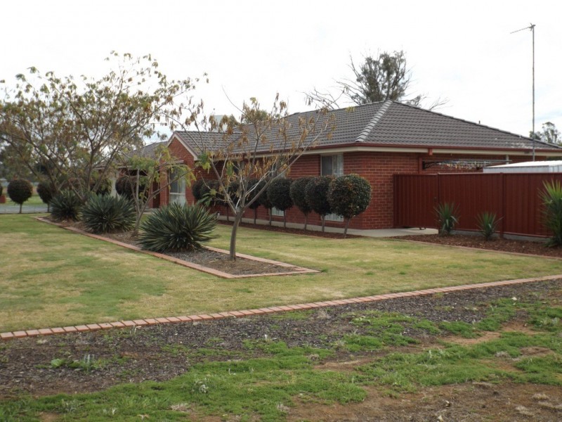 10 Briggs Court, Barham NSW 2732