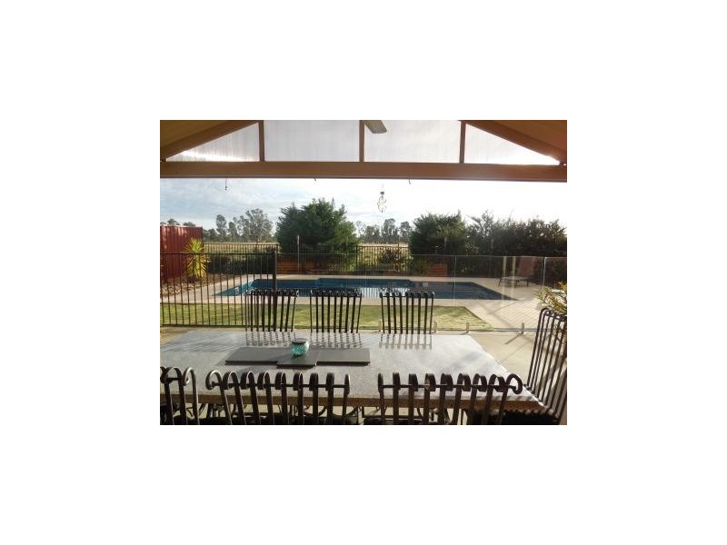 10 Briggs Court, Barham NSW 2732