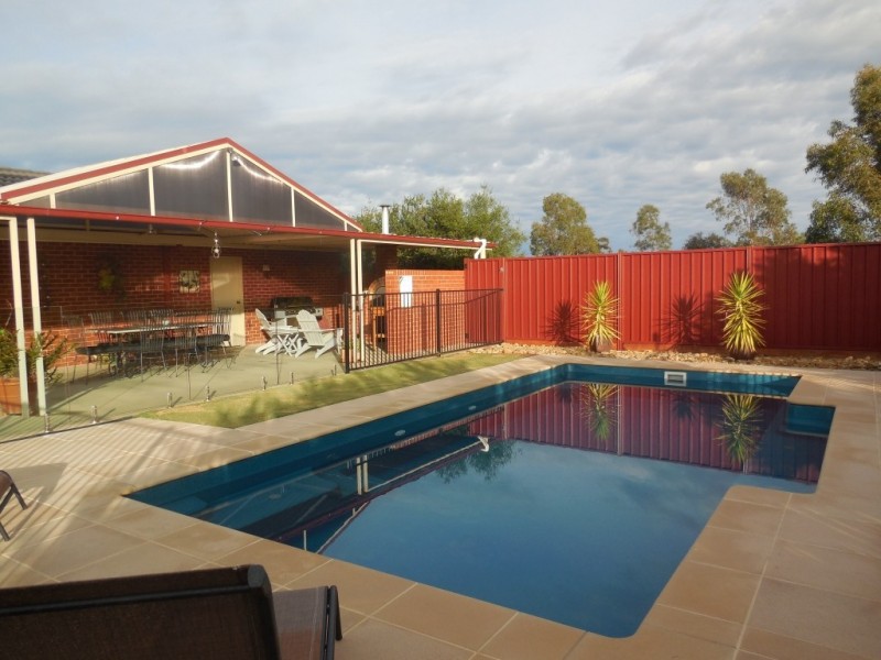 10 Briggs Court, Barham NSW 2732