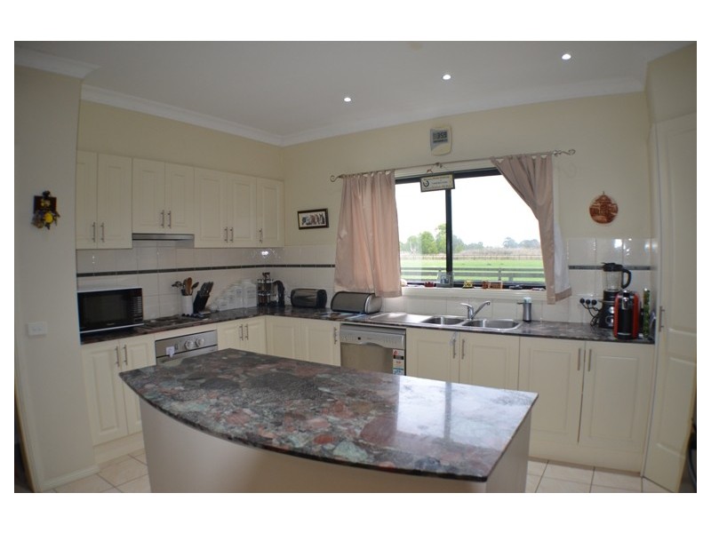 Bayles VIC 3981
