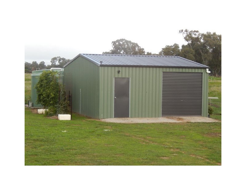 86 Racecourse Rd, Benalla VIC 3672