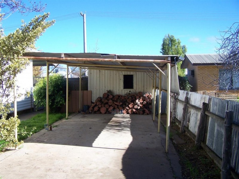 226 Lindsay, Hay NSW 2711