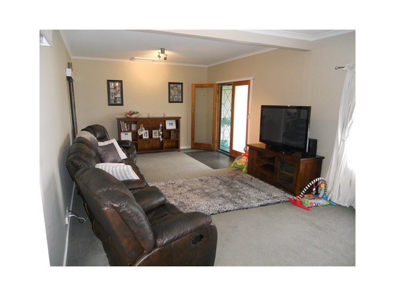 9 Edinburgh Road, Edenhope VIC 3318