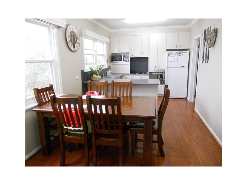 9 Edinburgh Road, Edenhope VIC 3318