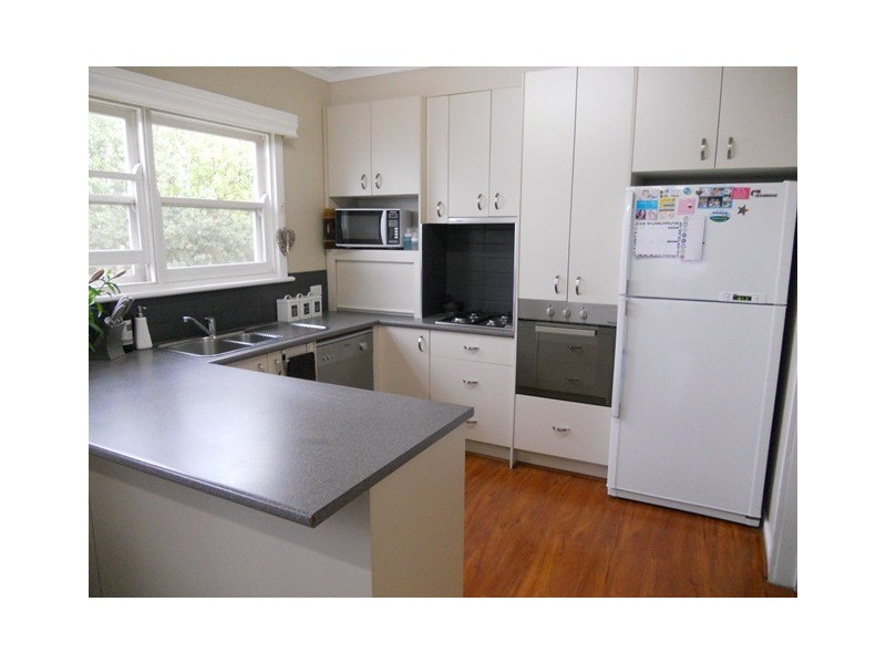 9 Edinburgh Road, Edenhope VIC 3318