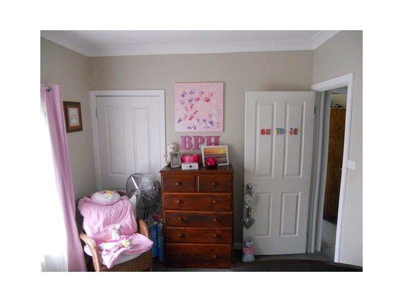 9 Edinburgh Road, Edenhope VIC 3318