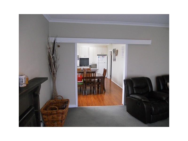 9 Edinburgh Road, Edenhope VIC 3318