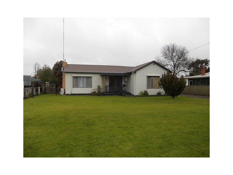 9 Edinburgh Road, Edenhope VIC 3318