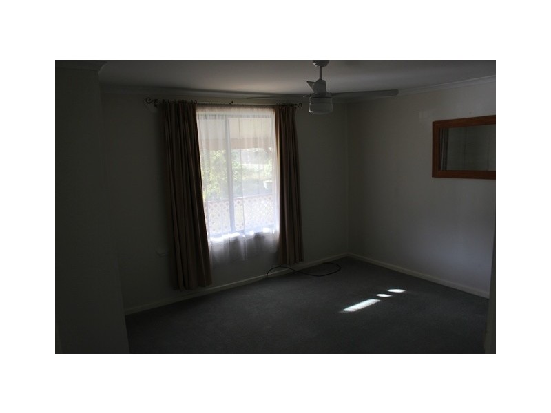 13 Hillside Ave, Eildon VIC 3713