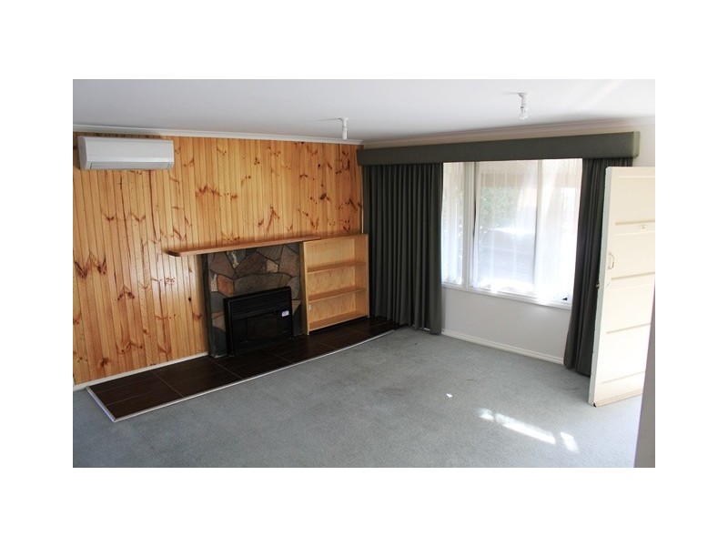 13 Hillside Ave, Eildon VIC 3713