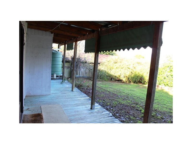 13 Hillside Ave, Eildon VIC 3713