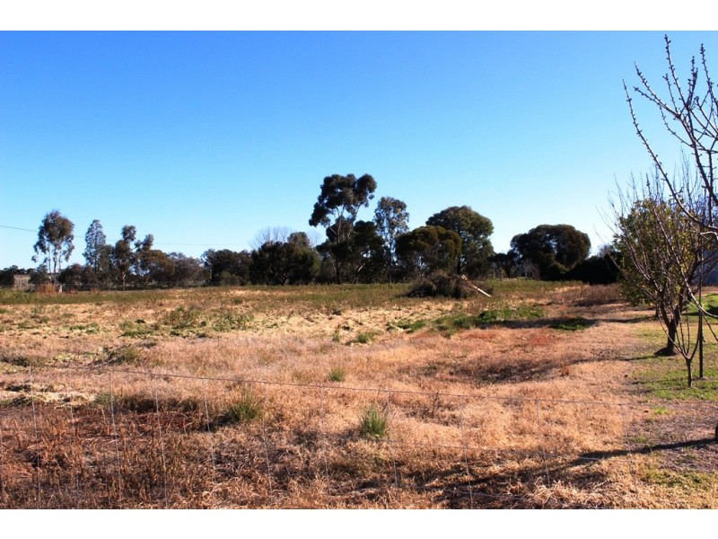 7 Stradbroke Avenue, Nyah VIC 3594