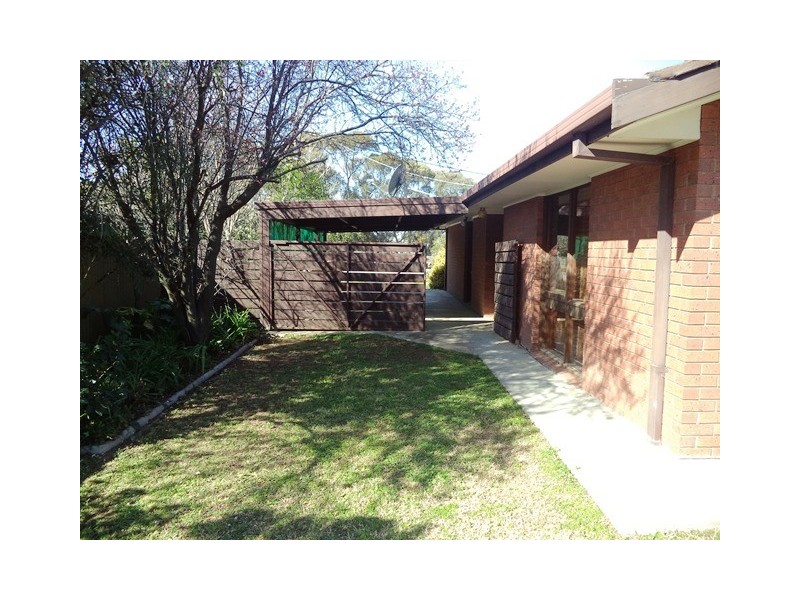 10 Loddon Crescent, Kerang VIC 3579