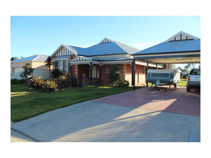 14 Monash Drive, Benalla VIC 3672