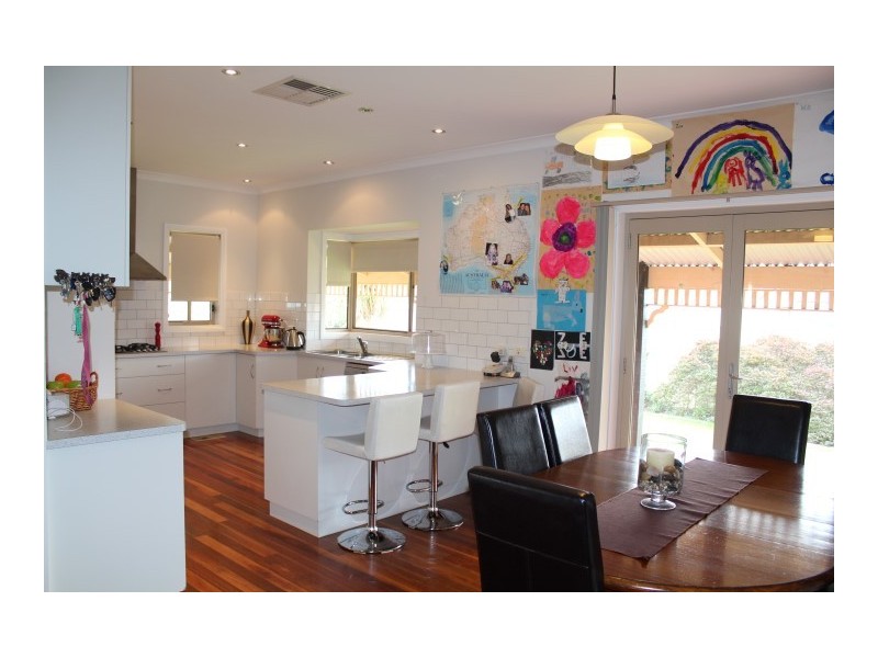 14 Monash Drive, Benalla VIC 3672