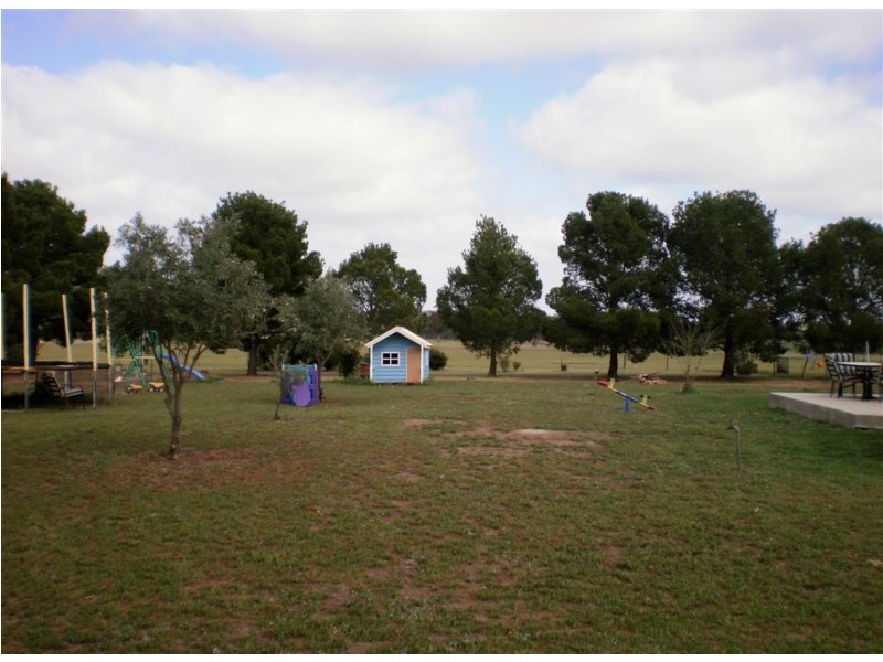 82 Hamilton Rd, Coonooer Bridge VIC 3477
