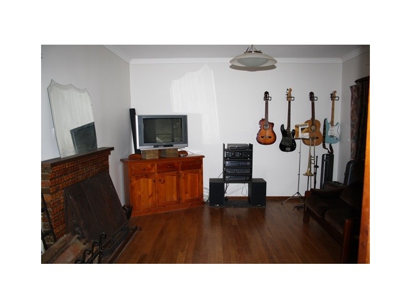 4 Elizabeth St, Edenhope VIC 3318