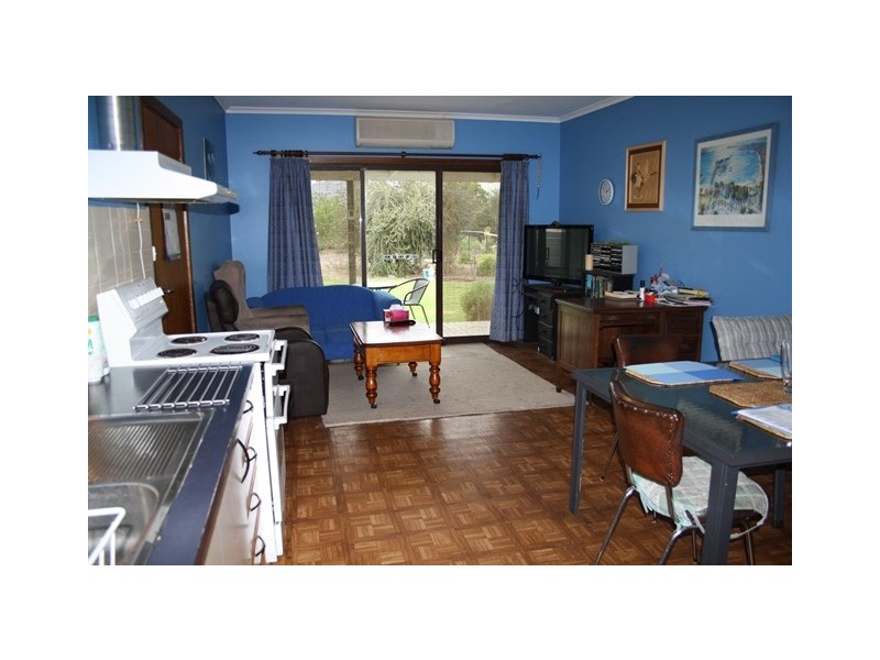 4 Elizabeth St, Edenhope VIC 3318