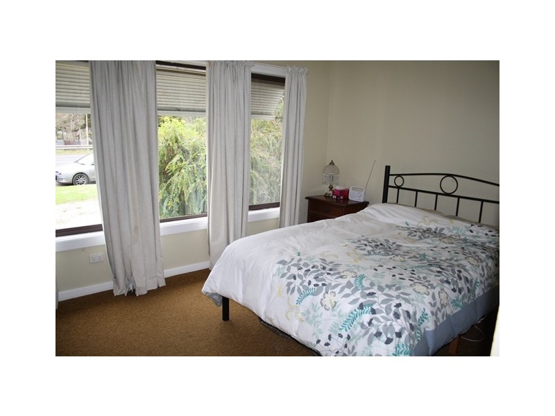 4 Elizabeth St, Edenhope VIC 3318