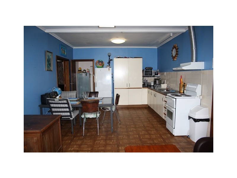 4 Elizabeth St, Edenhope VIC 3318