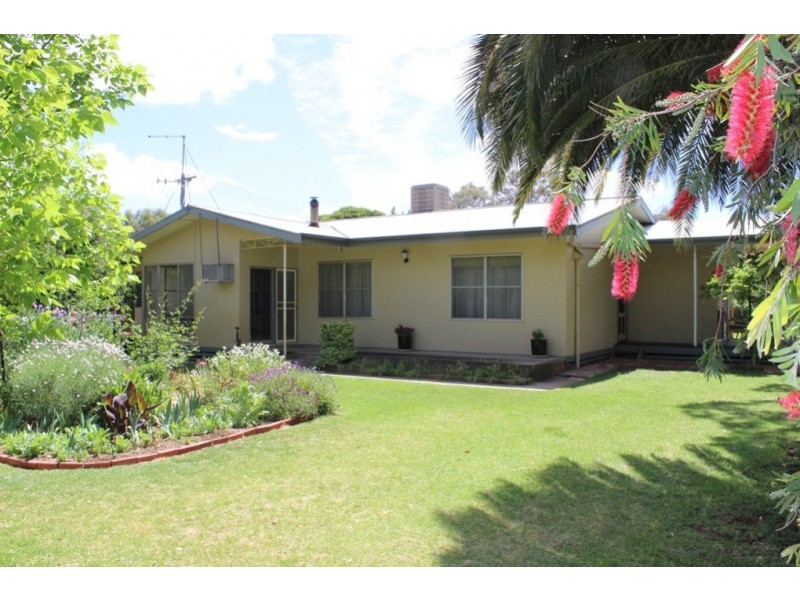 16 Woolstons Lane, Swan Hill VIC 3585