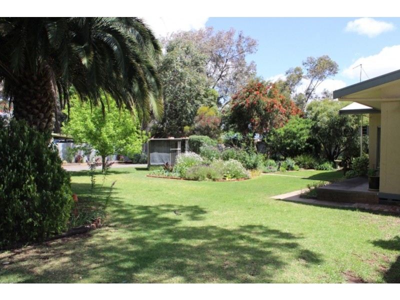 16 Woolstons Lane, Swan Hill VIC 3585