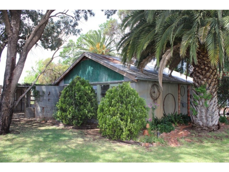 16 Woolstons Lane, Swan Hill VIC 3585