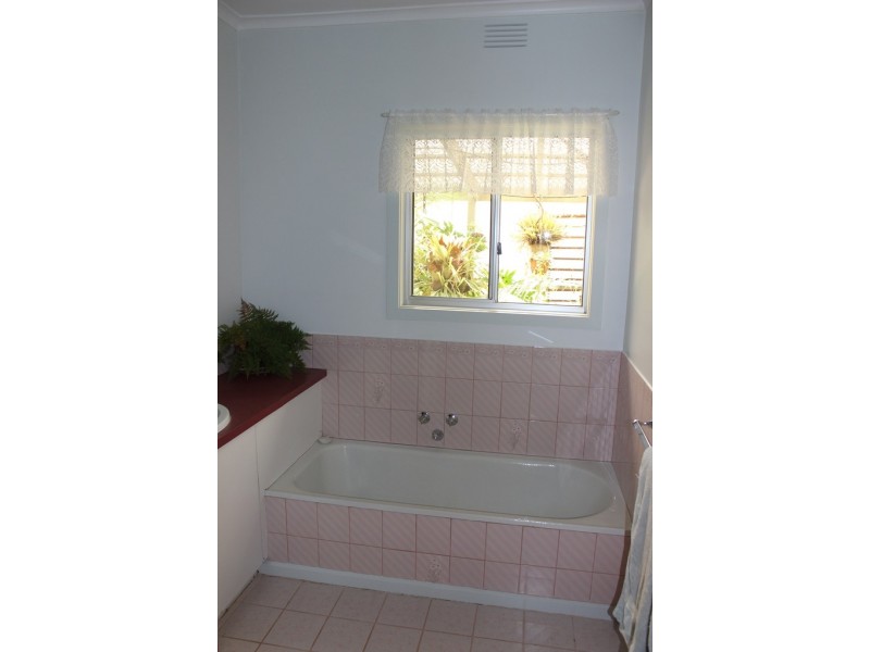 16 Woolstons Lane, Swan Hill VIC 3585