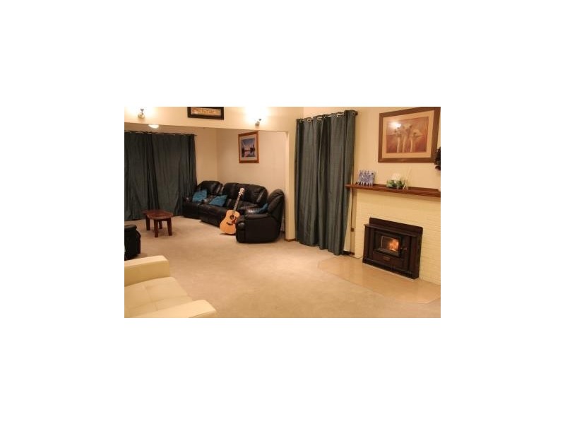 99 Lilac Avenue, Kerang VIC 3579