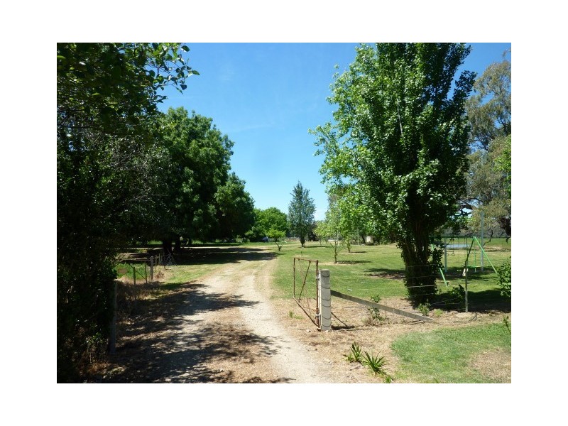 650 Oxley Flats Road, Oxley Flats VIC 3678