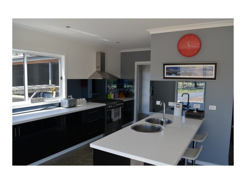 8 Silva Drive, Benalla VIC 3672