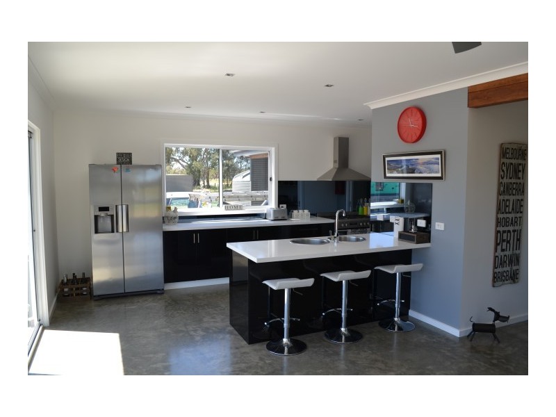 8 Silva Drive, Benalla VIC 3672