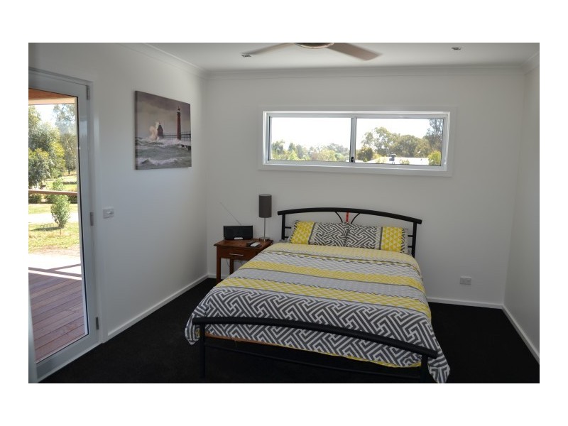 8 Silva Drive, Benalla VIC 3672