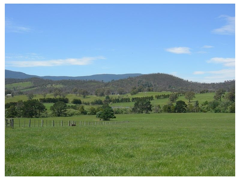 104-106 Bleases Lane, Yarra Glen VIC 3775