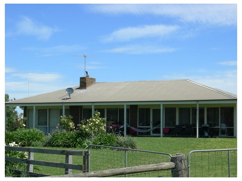 104-106 Bleases Lane, Yarra Glen VIC 3775