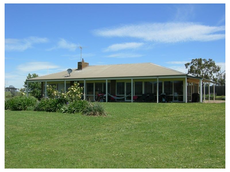 104-106 Bleases Lane, Yarra Glen VIC 3775