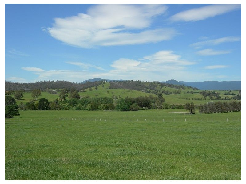 104-106 Bleases Lane, Yarra Glen VIC 3775