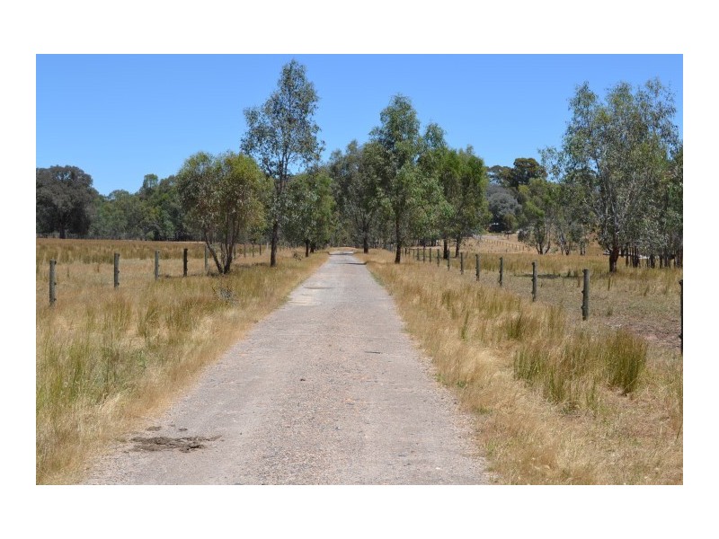 928 Mansfield Rd, Benalla VIC 3672