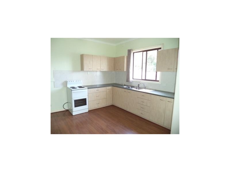 16 Murray Street, Kerang VIC 3579