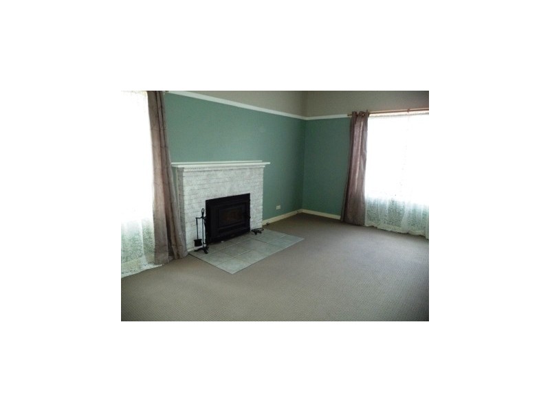 16 Murray Street, Kerang VIC 3579