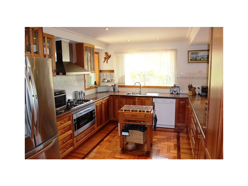 11 Shannon Court, Eildon VIC 3713