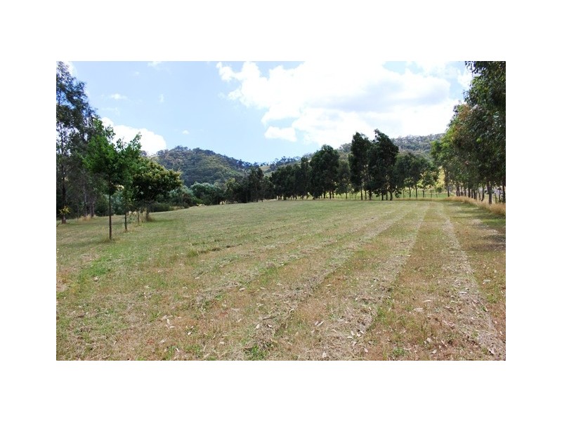 11 Shannon Court, Eildon VIC 3713
