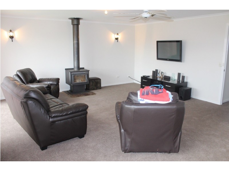 27 Anderson Street, Heyfield VIC 3858