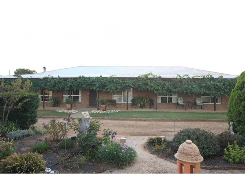 48 Dunn Road, Stawell VIC 3380