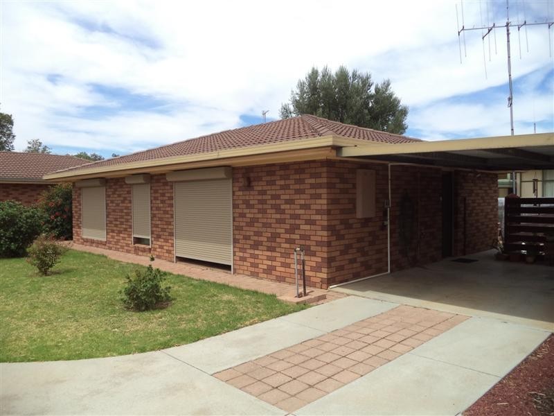 Unit 2/53 Shadforth Street, Kerang VIC 3579
