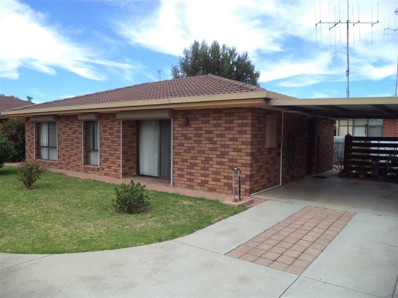 Unit 2/53 Shadforth Street, Kerang VIC 3579