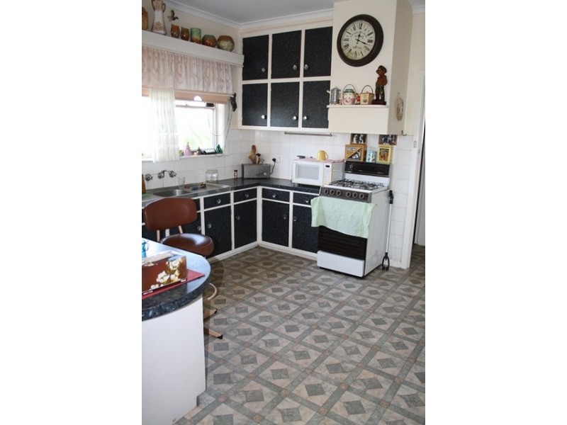 34 Harrow Road, Edenhope VIC 3318