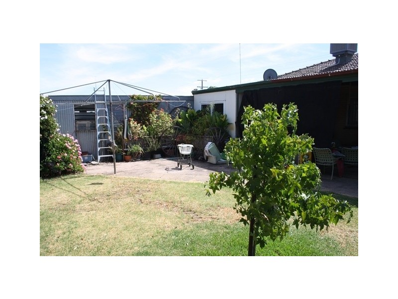 34 Harrow Road, Edenhope VIC 3318