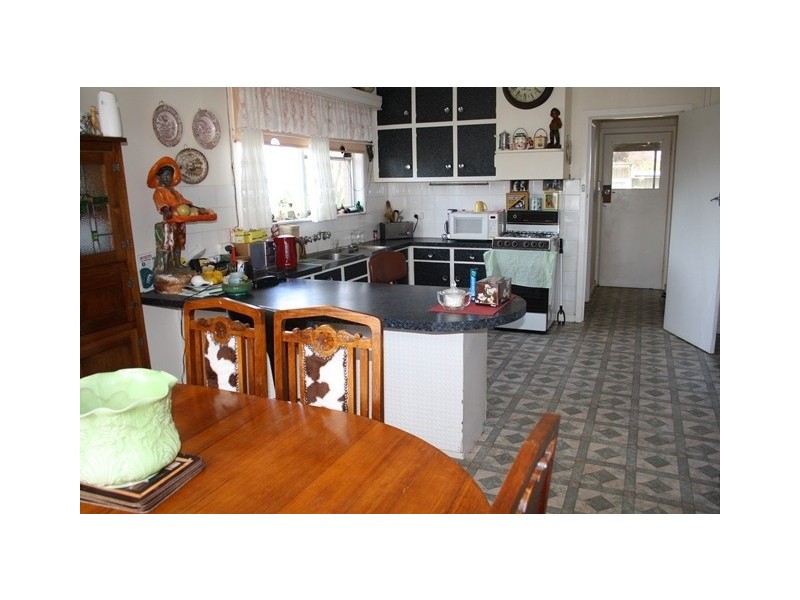 34 Harrow Road, Edenhope VIC 3318