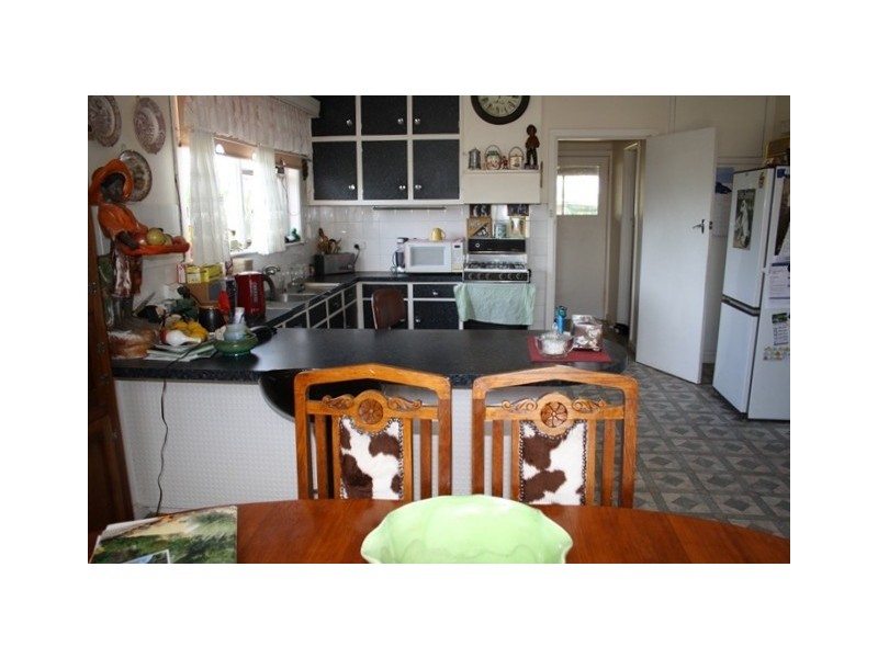 34 Harrow Road, Edenhope VIC 3318